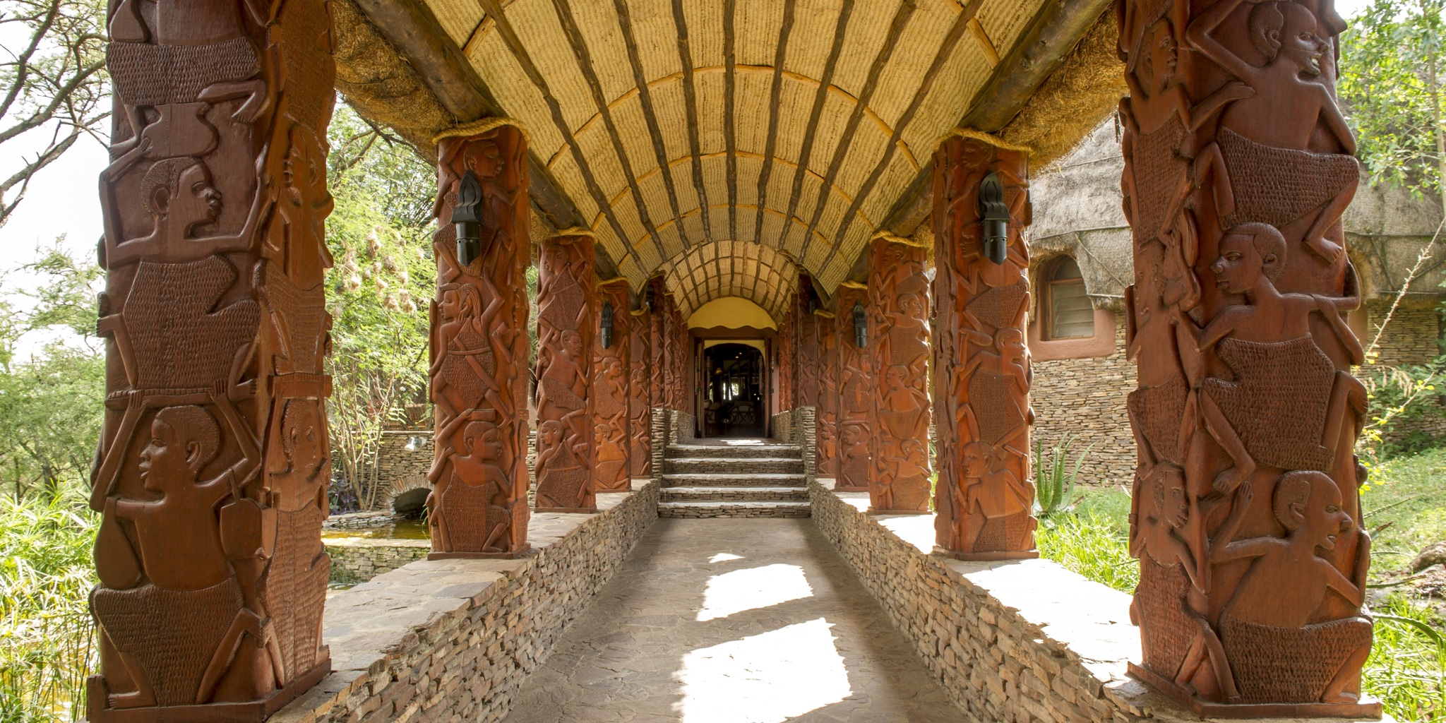 serena serengeti enterance view