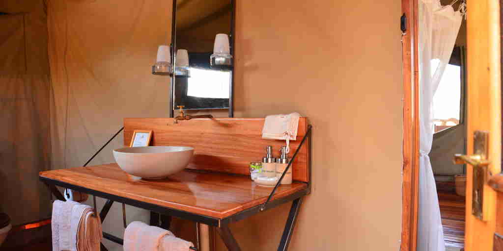 Sango safari bathroom sink Botswana