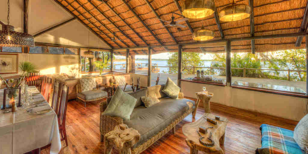 xugana island lodge lounge