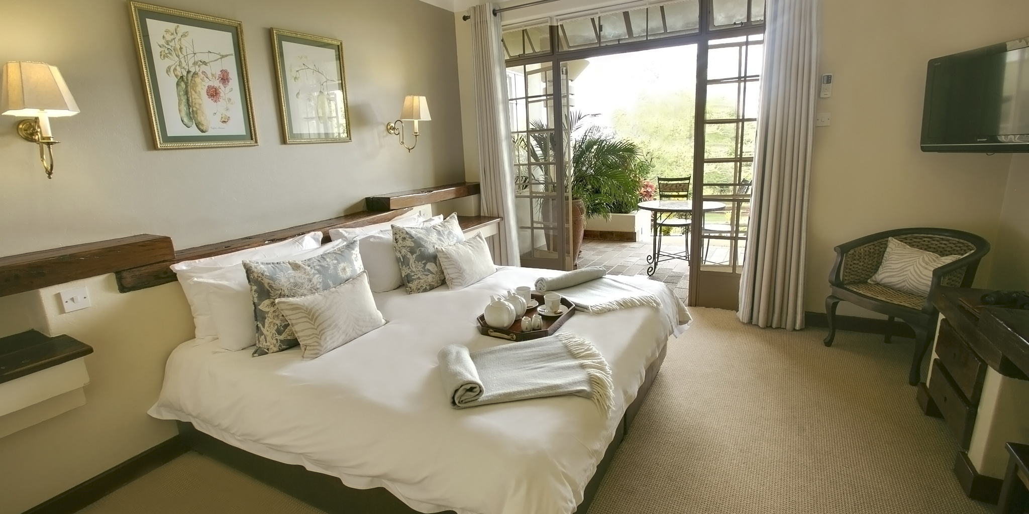 Ilala Lodge double bed