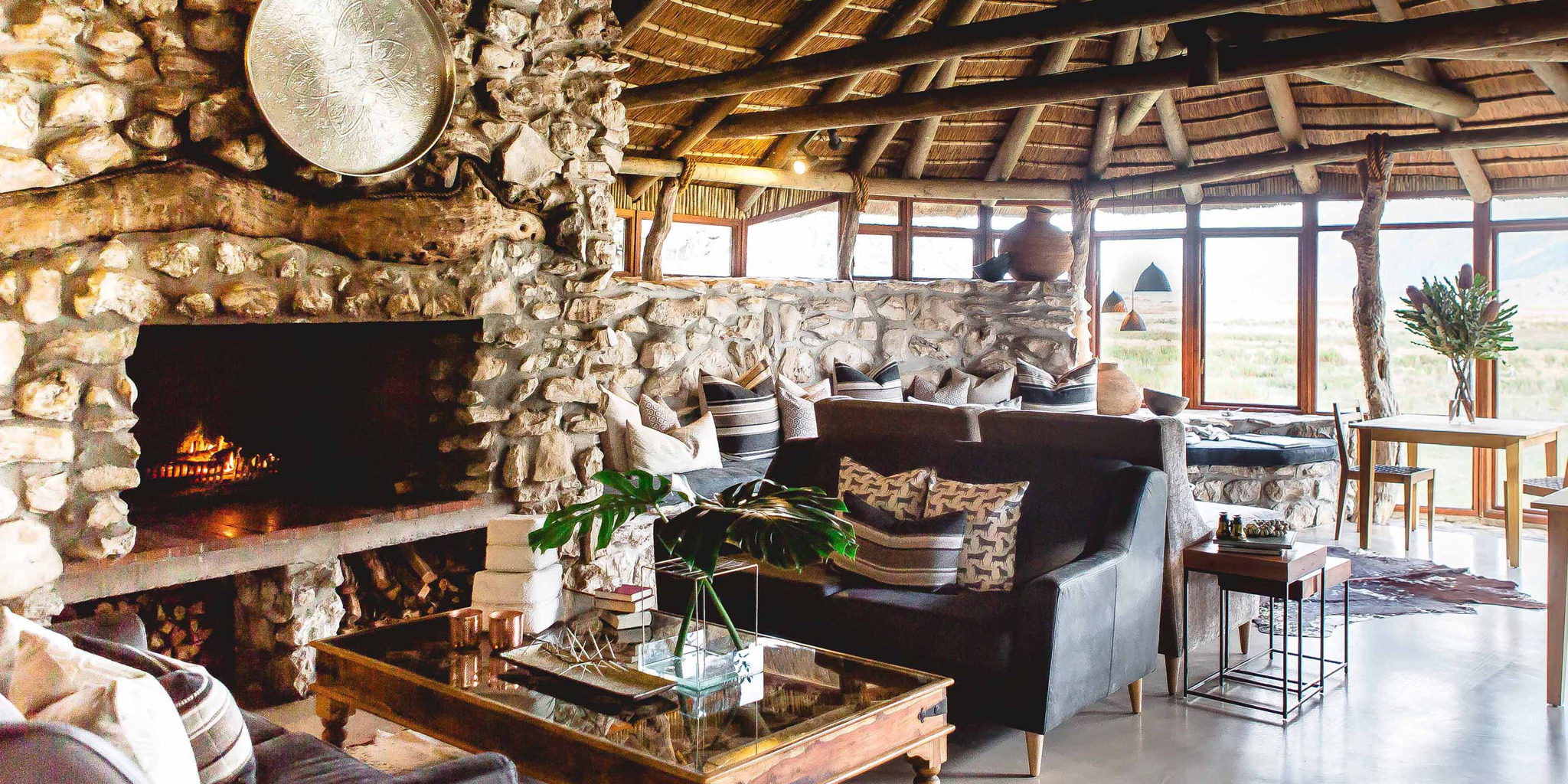 Mosaic Private Sanctuary Lagoon Lodge lounge fireplac