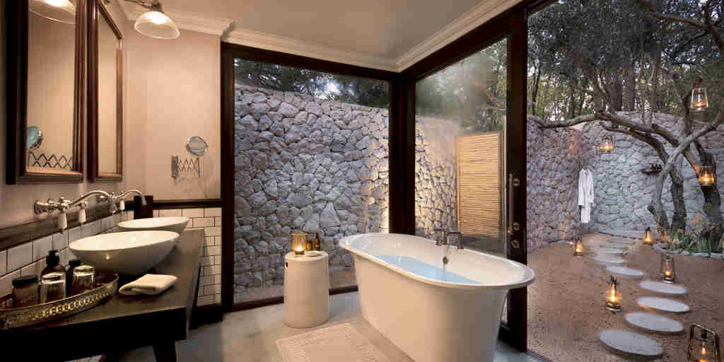 andBeyond Ngala Safari lodge Family Cottage Bathroom