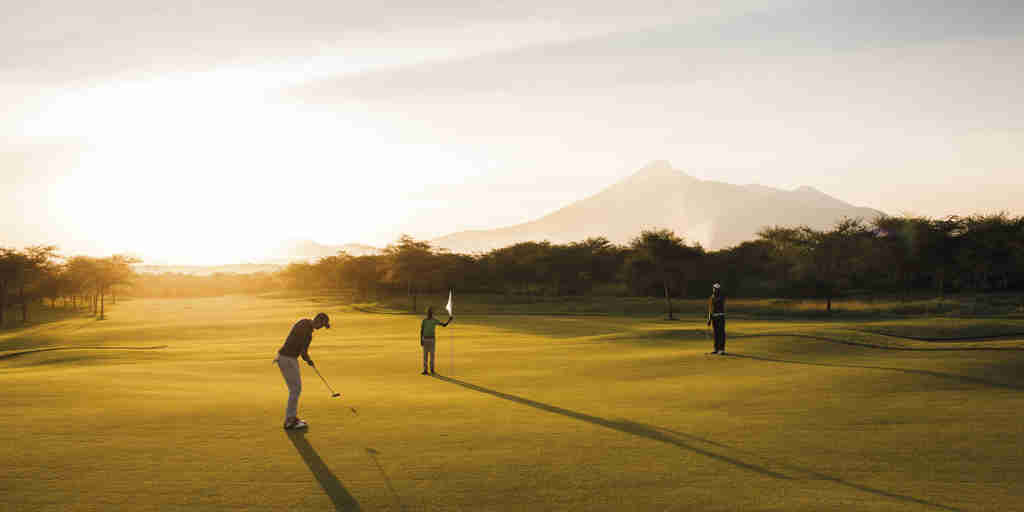 Siringit villa golf activities