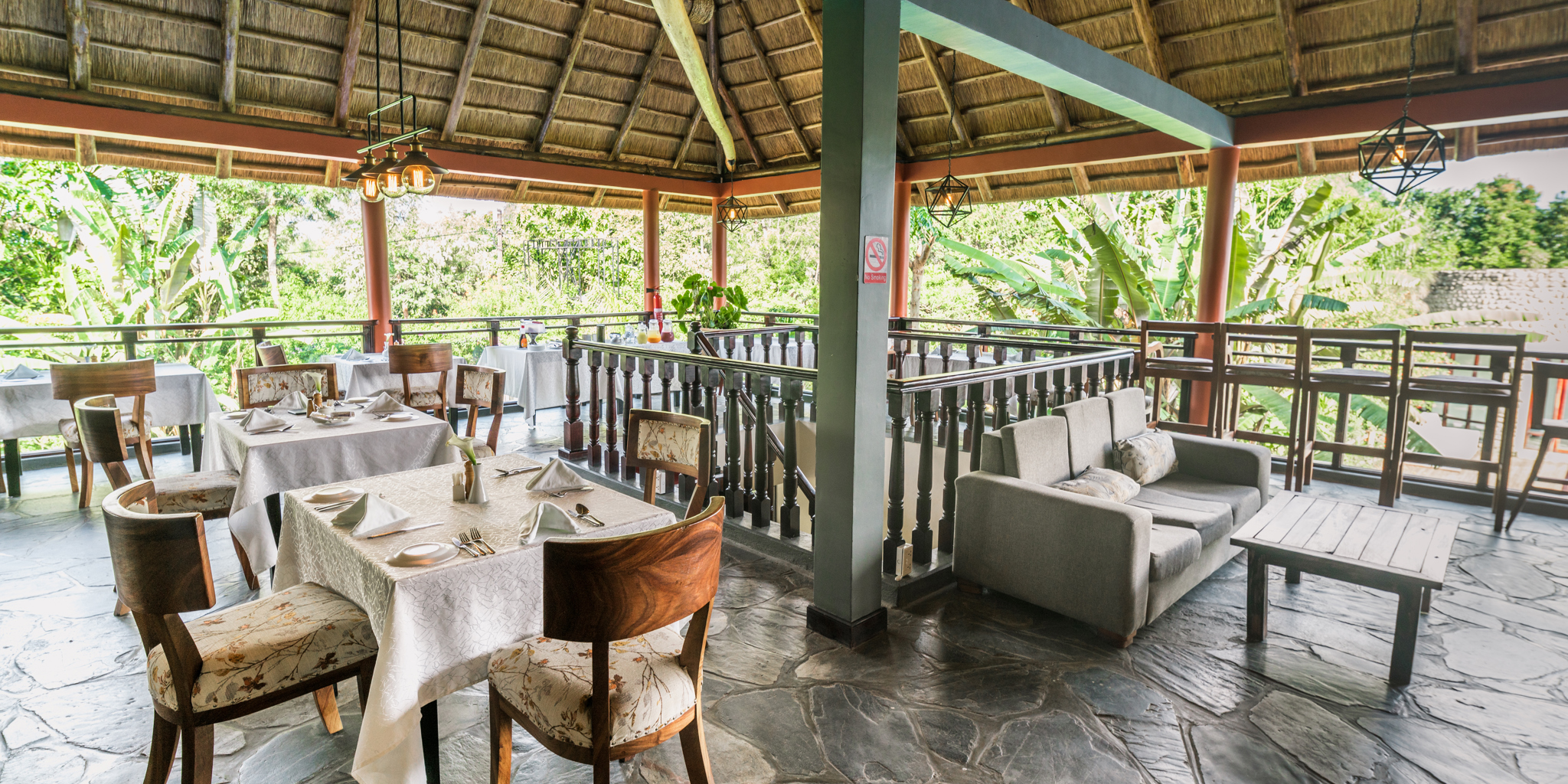 Five Volcanoes Hotel restaurant 6704