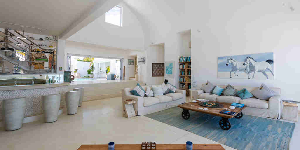 Santorini Mozambique living room