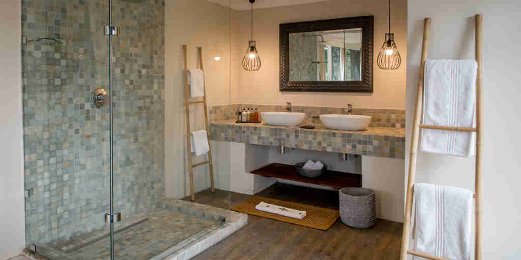 Simbavati River Lodge Bathroom