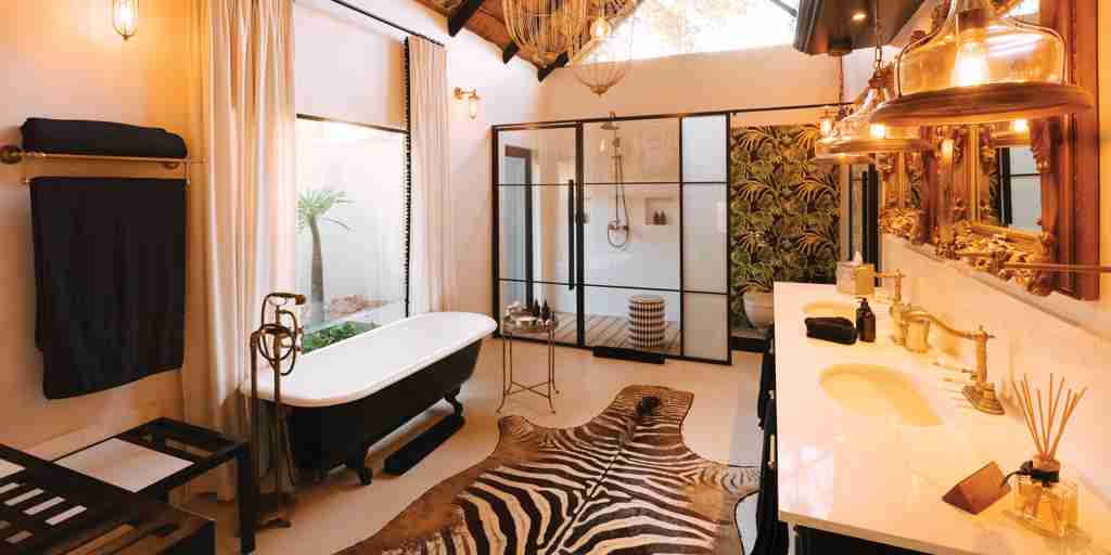 Kings Camp Luxury Suite bathroom south africa yellow zebra safaris