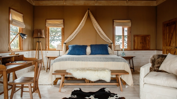 entamanu private tanzania double bedroom yellow zebra safaris