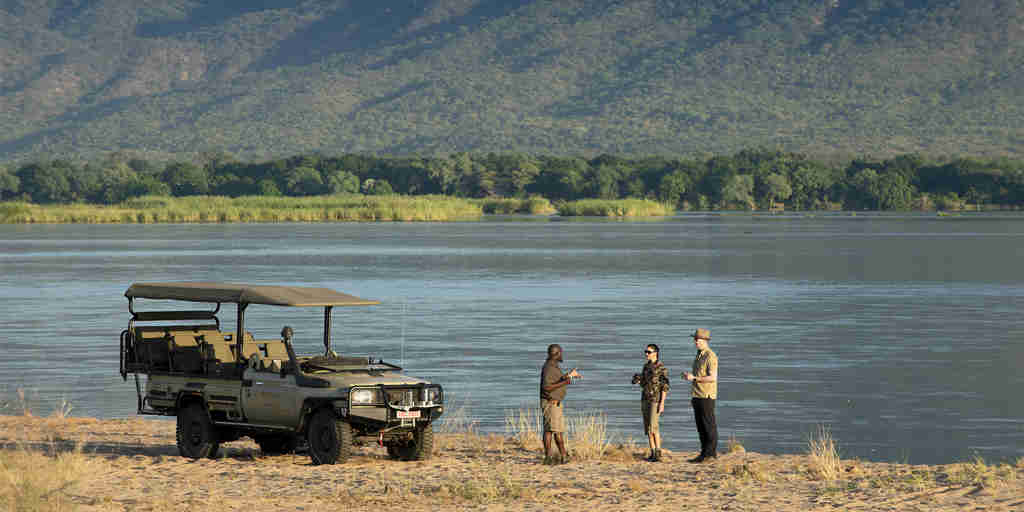 nyamatusi camp zimbabwe game drive yellow zebra safaris