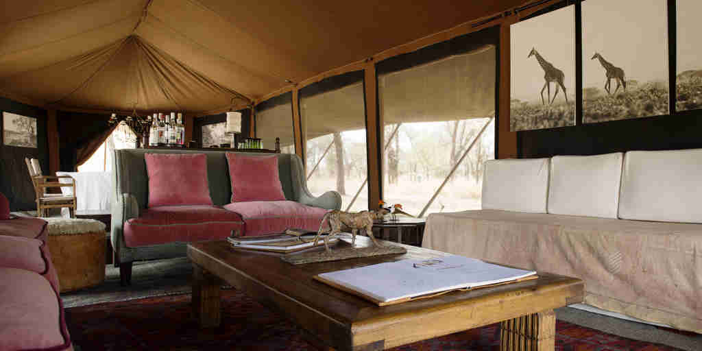 Serian Serengeti Kusini lounge area interior detail