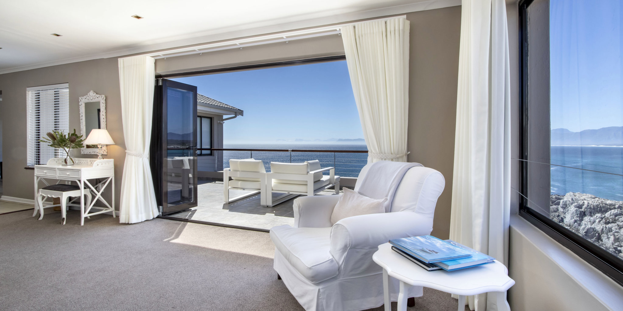 cliff lodge south africa ocean view room yellow zebra safaris