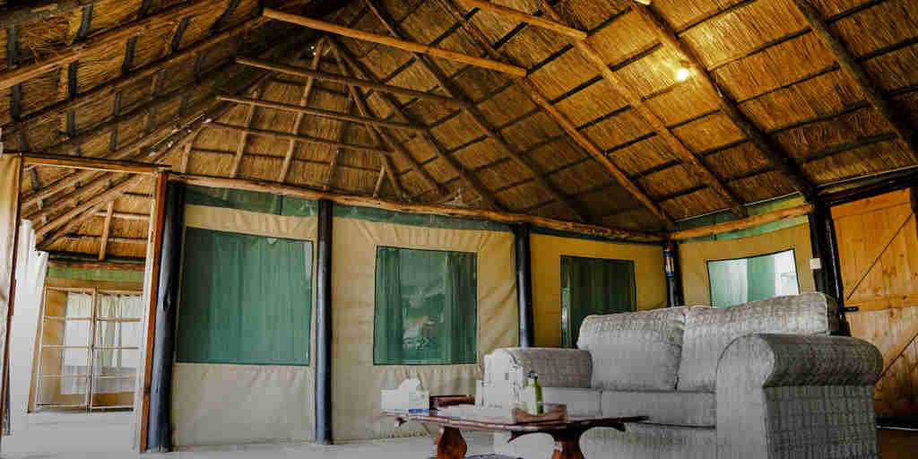 vundu camp lounge zimbabwe yellow zebra safaris