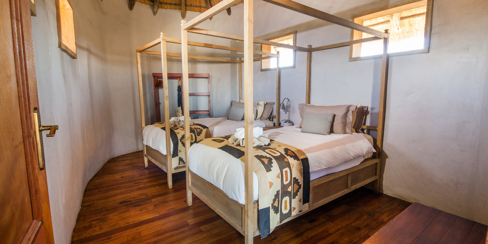tau pan lounge twin room yellow zebra safaris