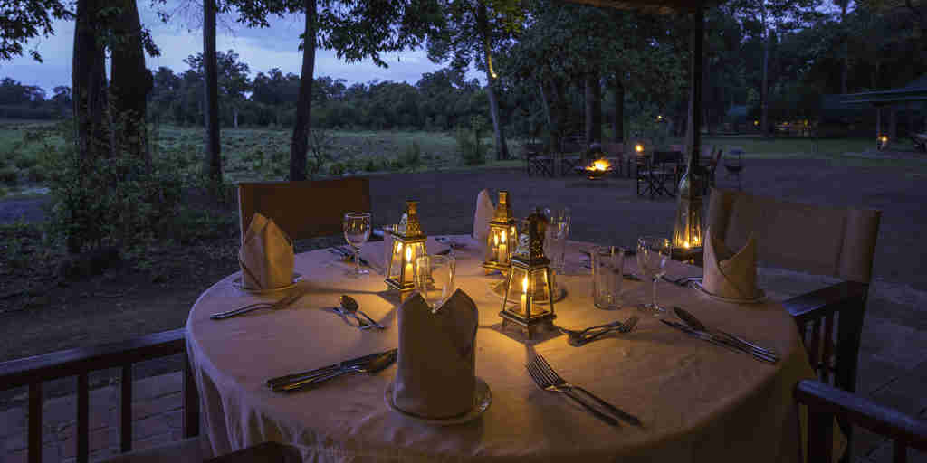 little governors night dining kenya yellow zebra safaris