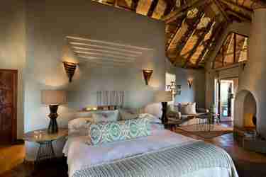 Bed in Dithaba Lodge, Madikwe