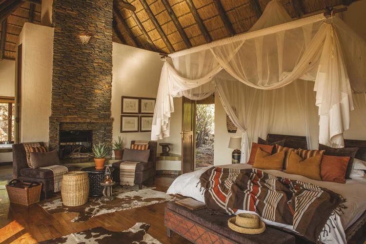 Tuningi Safari Lodge suite, Madikwe