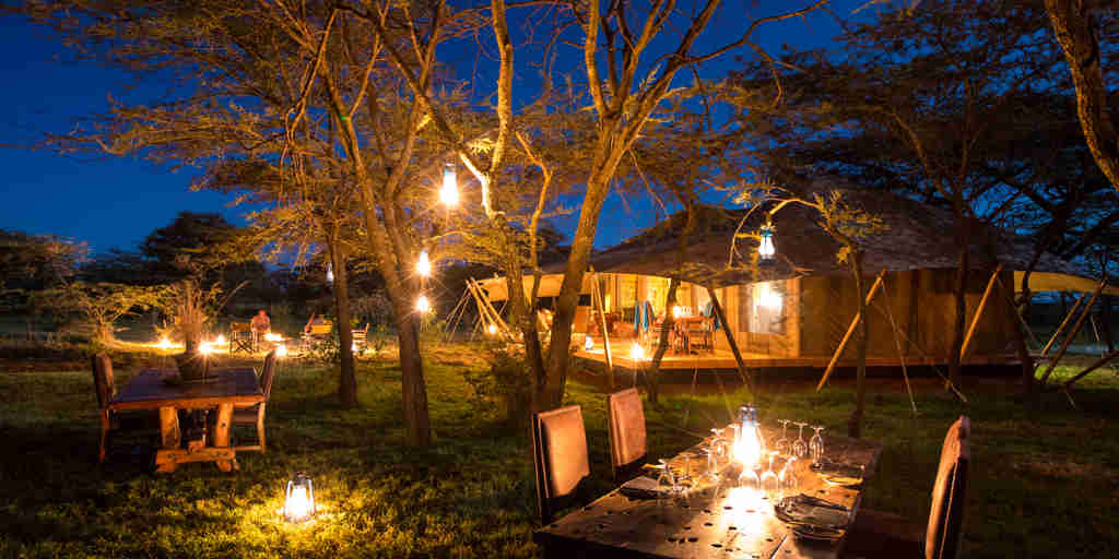 night dining, mara expeditions, maasai mara, kenya