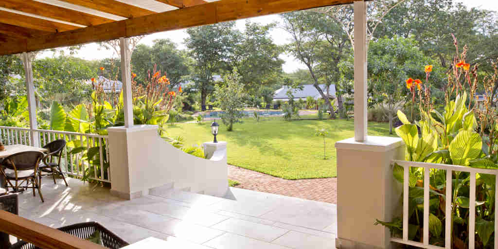 garden terrace, pioneers victoria falls, zimbabwe