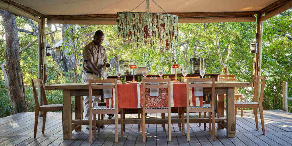 dining, chindeni camp, south luangwa national park, zambia