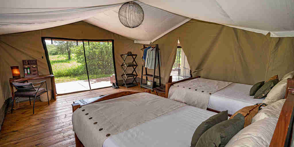 bedroom, camp fire, lemala mara, the serengeti, tanzania