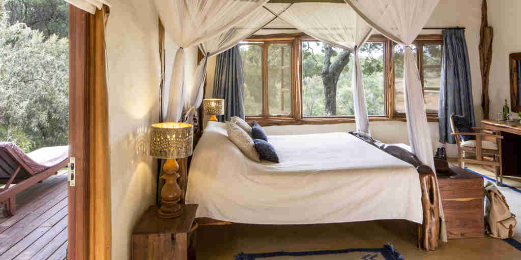 double bedroom, mara bush houses, maasai mara, kenya