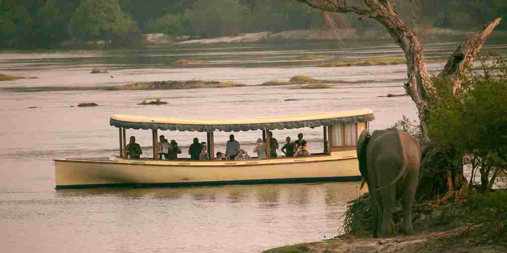 Boating activities, Palm River Lodge, Zimbabwe