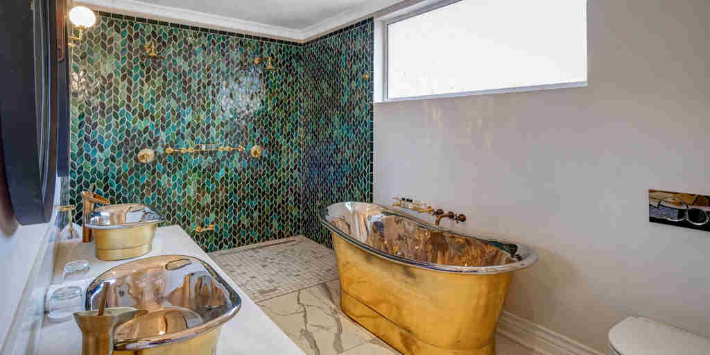Honeymoon suite bathroom, Palm River Lodge, Zimbabwe