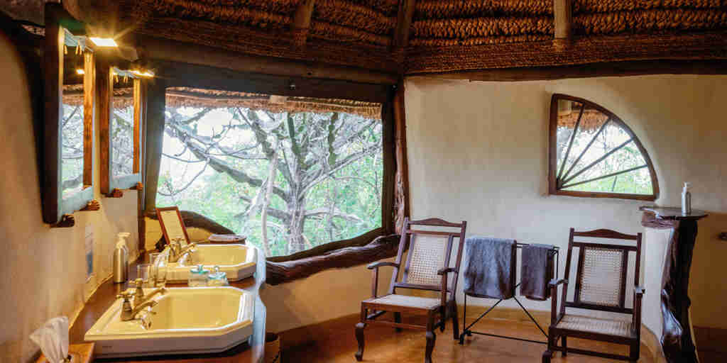 bathroom, candle lit bath, elsas kopje meru, meru national park, kenya