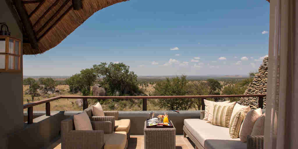 balcony area, four seasons serengeti, tanzania
