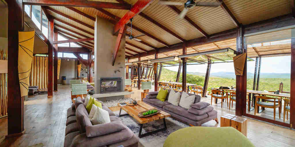 lounge area, rhino ridge safari lodge, kwazulu natal safaris, south africa
