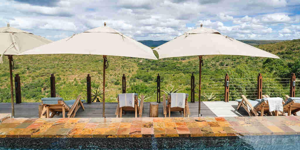 pool deck, rhino ridge safari lodge, kwazulu natal safaris, south africa
