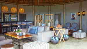 bar and lounge,  thanda tented camp, kwazulu natal safaris, south africa