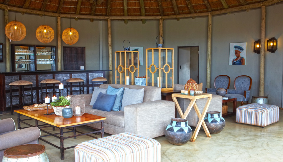 bar and lounge,  thanda tented camp, kwazulu natal safaris, south africa