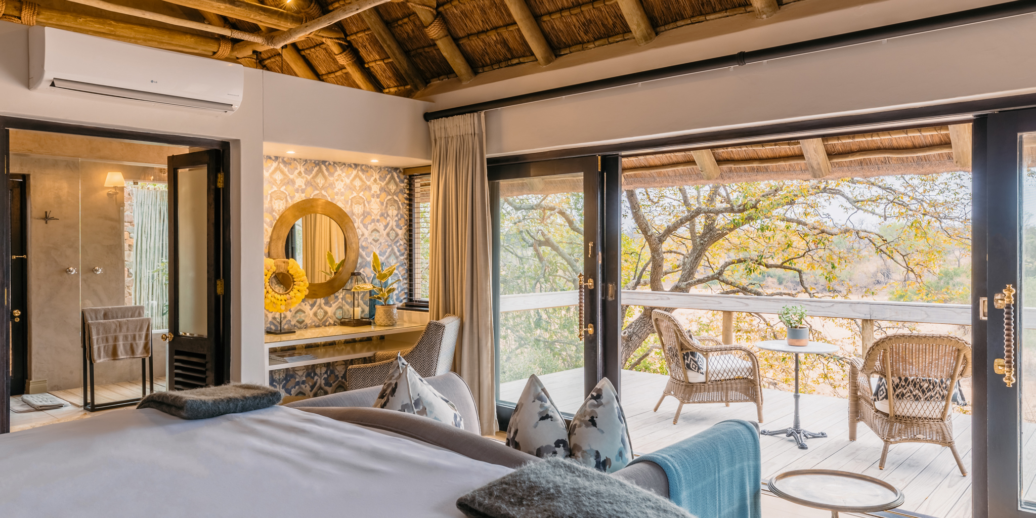 bedroom view, outdoor viewing area, thornybush game lodge, game reserve, south africa