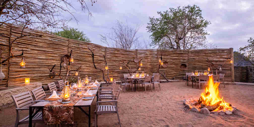 camp fire dining, simbambili game lodge, sabi sand reserves, south africa