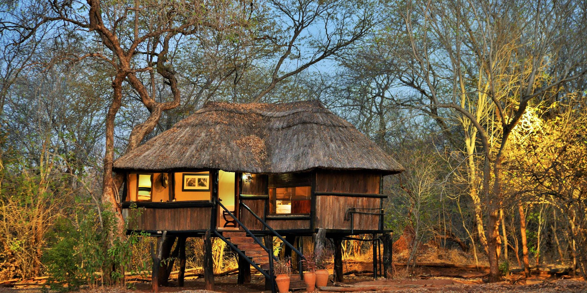 luxury safari lodges zimbabwe
