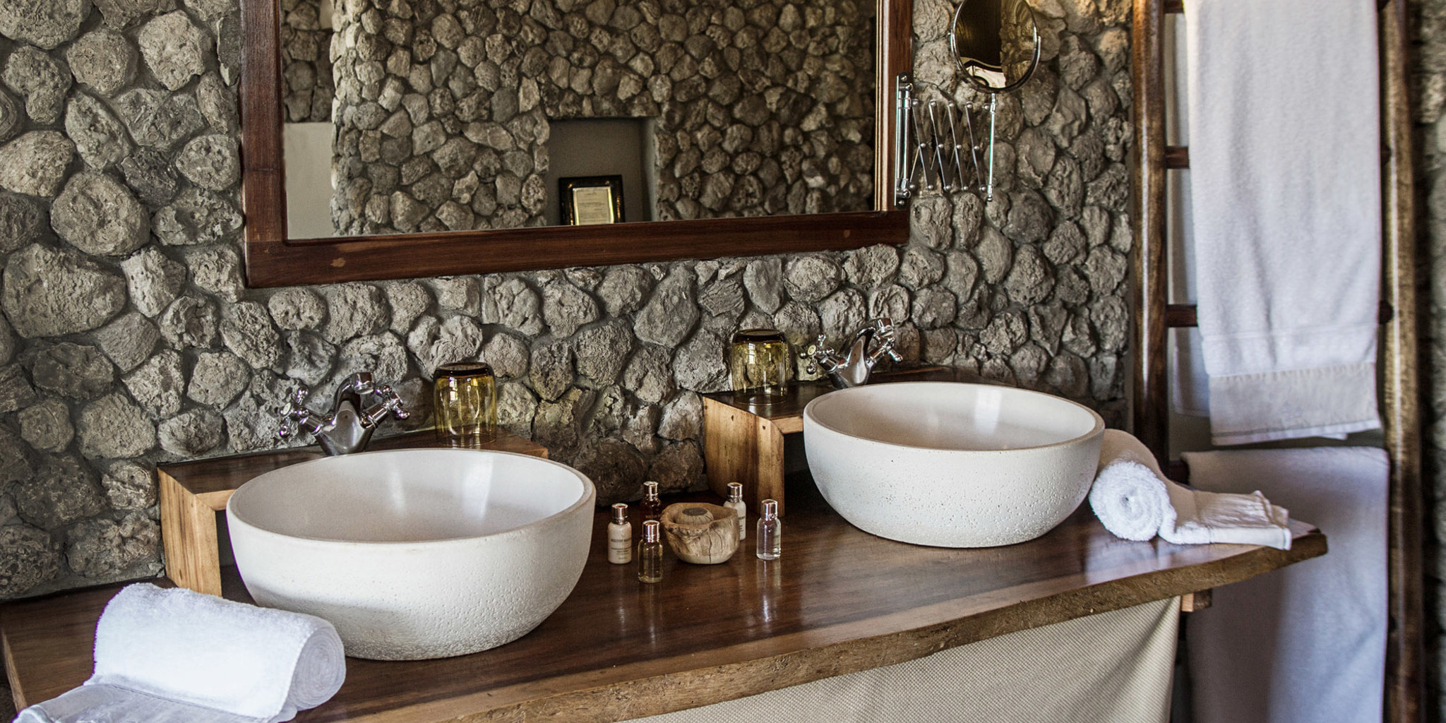 bathroom, chem chem safari lodge, tarangire national park, tanzania
