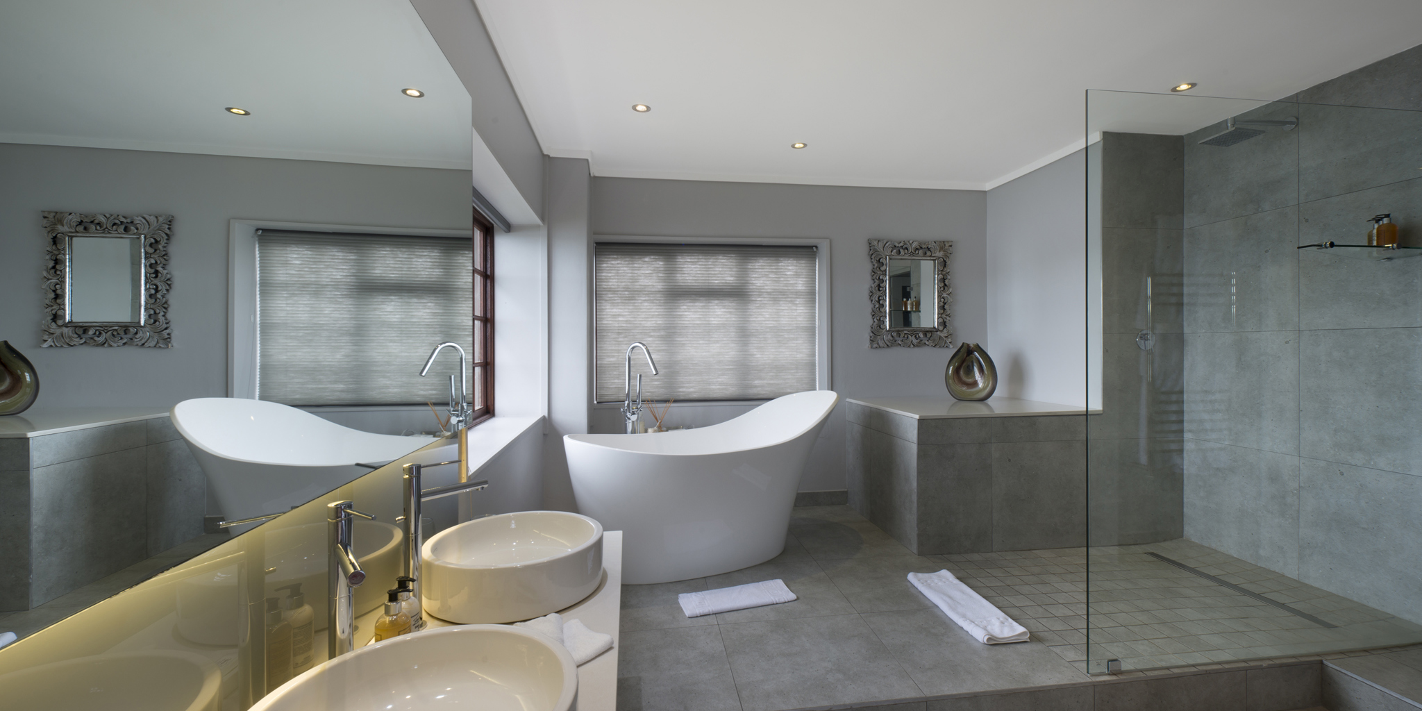 bathroom, kanonkop house, knysna, south africa