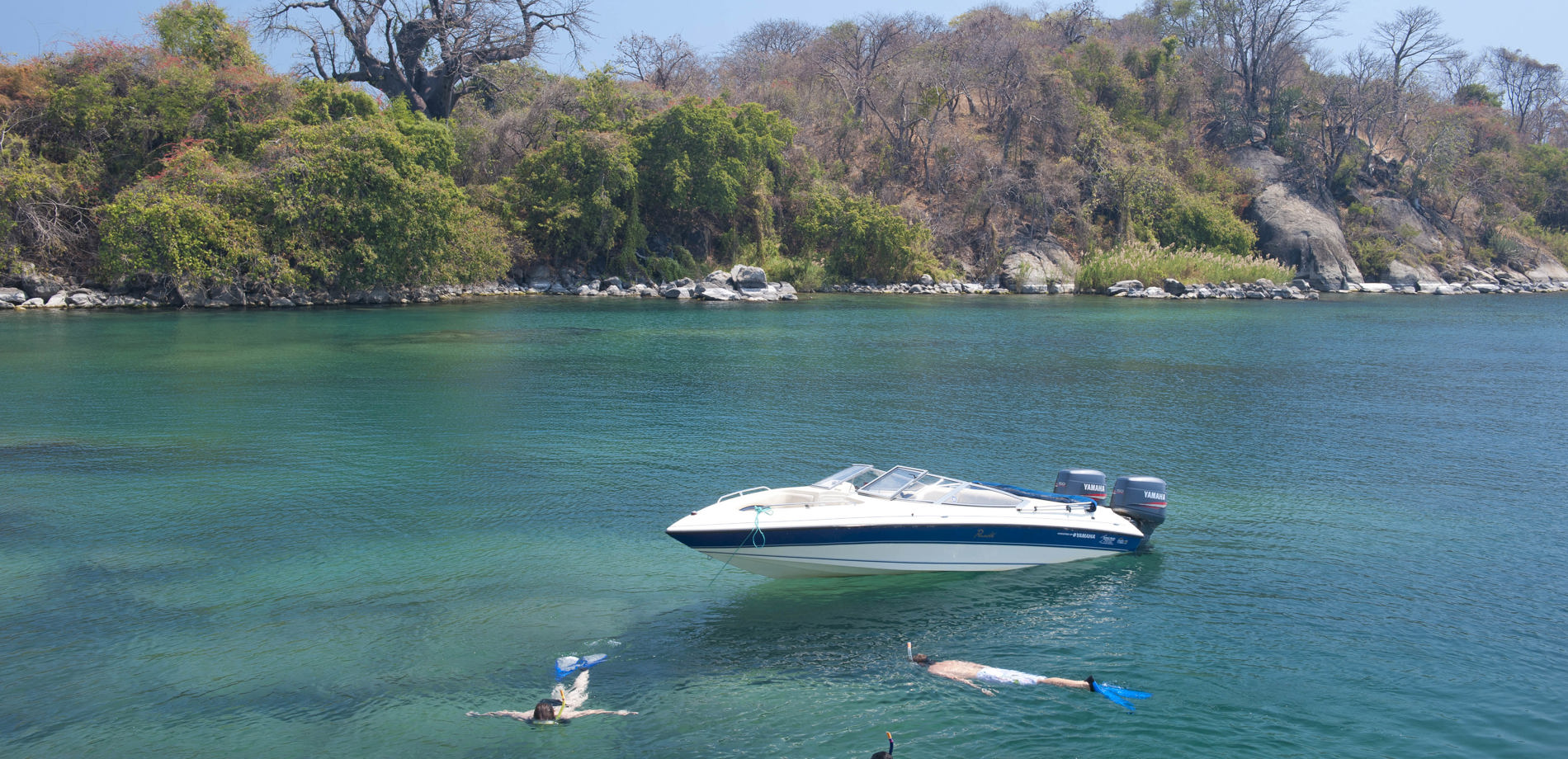 snorkelling boat trip, pumulani lodge, malawi