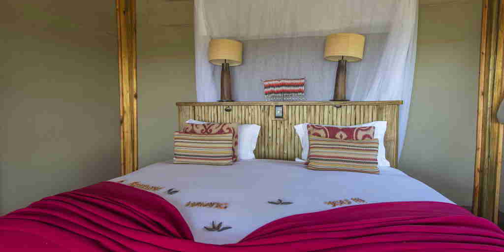 bedroom, wilderness kalahari plains, central kalahari, botswana