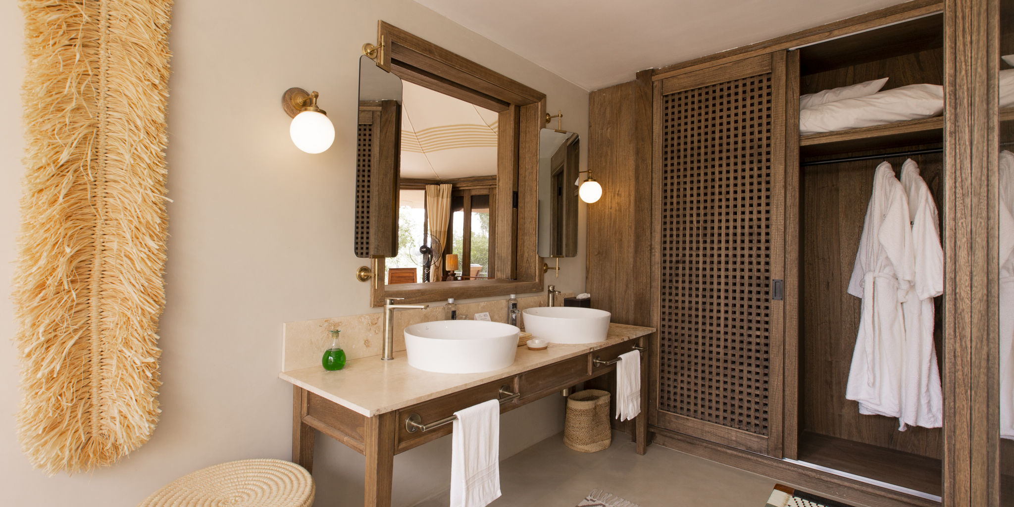 bathroom, ol seki hemingways, greater mara conservancies, kenya