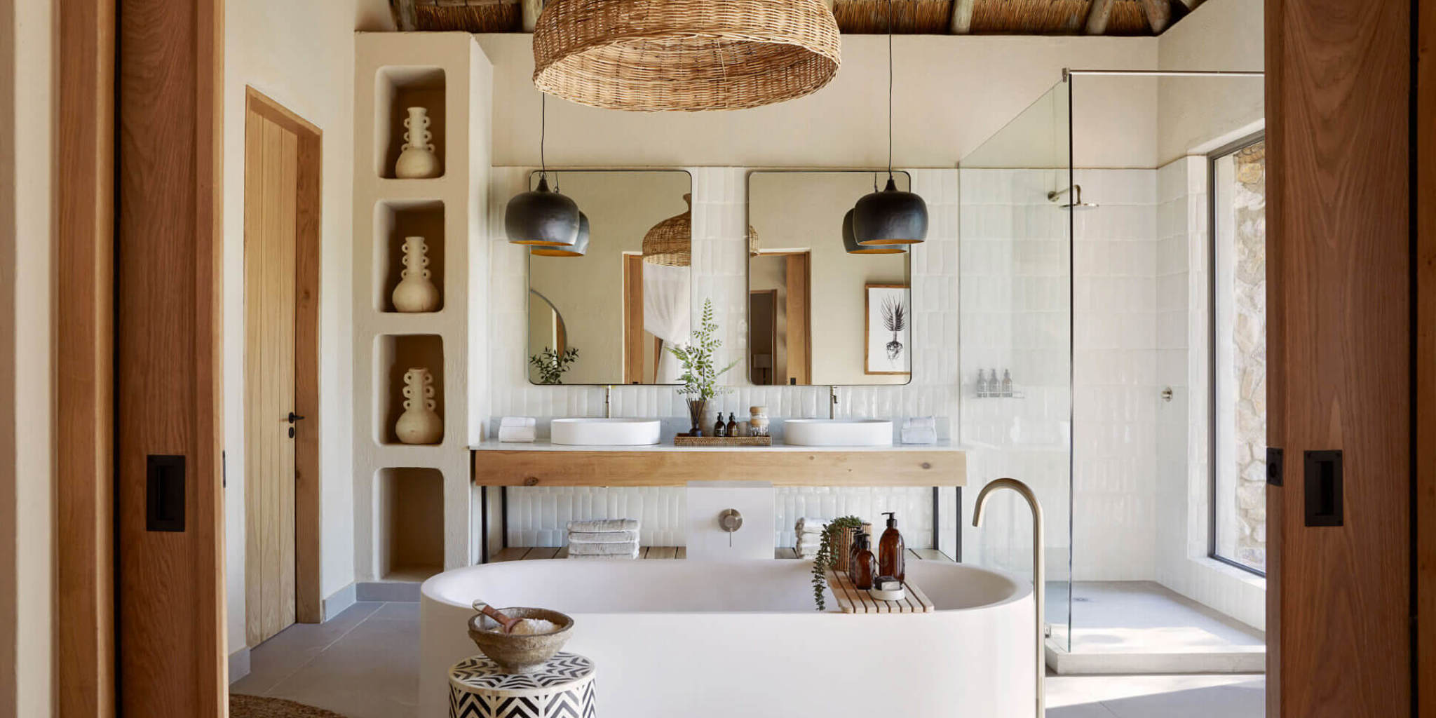 bathroom, londolozi founders camp, sabi sand reserves, south africa
