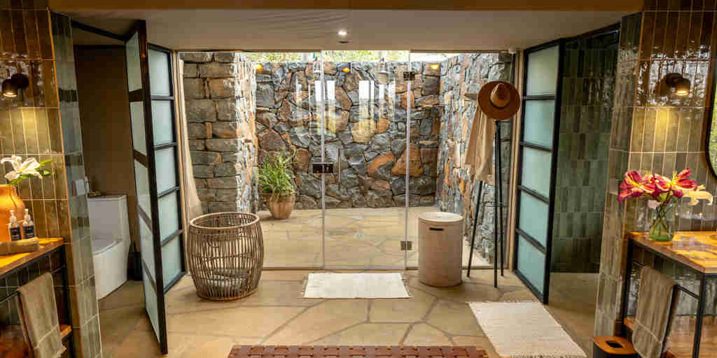 shower room, naboisho camp, greater mara conservancies, kenya