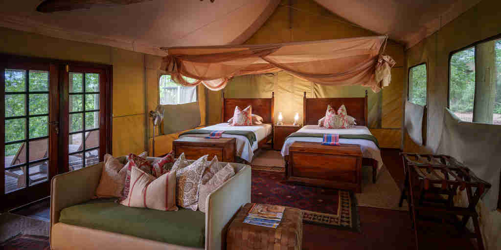 Double Bedroom, Zungulila, South Luangwa NP, Zambia