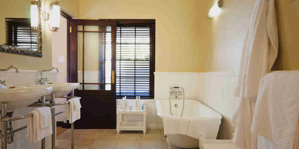 luxury bathrooms schoone oordt country hotel swellendam