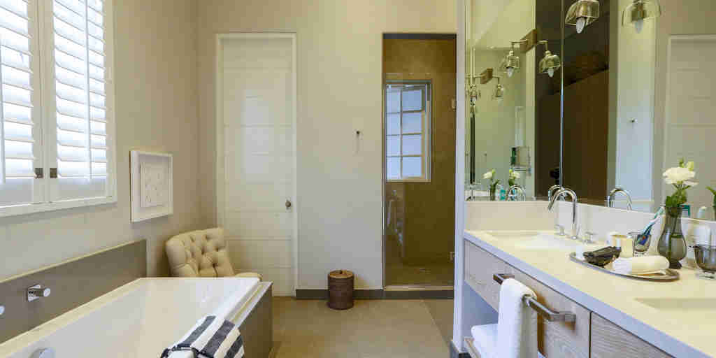 AtholPlace Hotel   bathroom