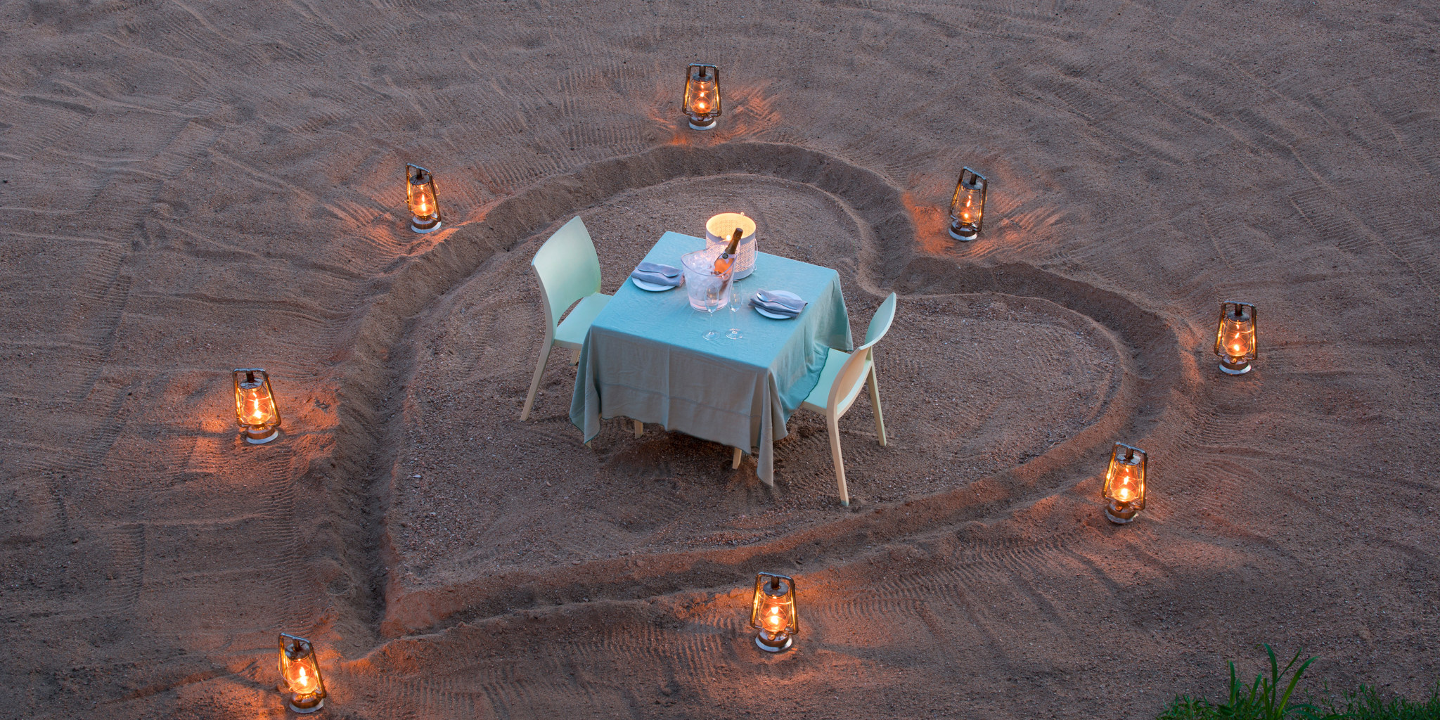 romantic dining, ngala tented, timbavati private, south africa