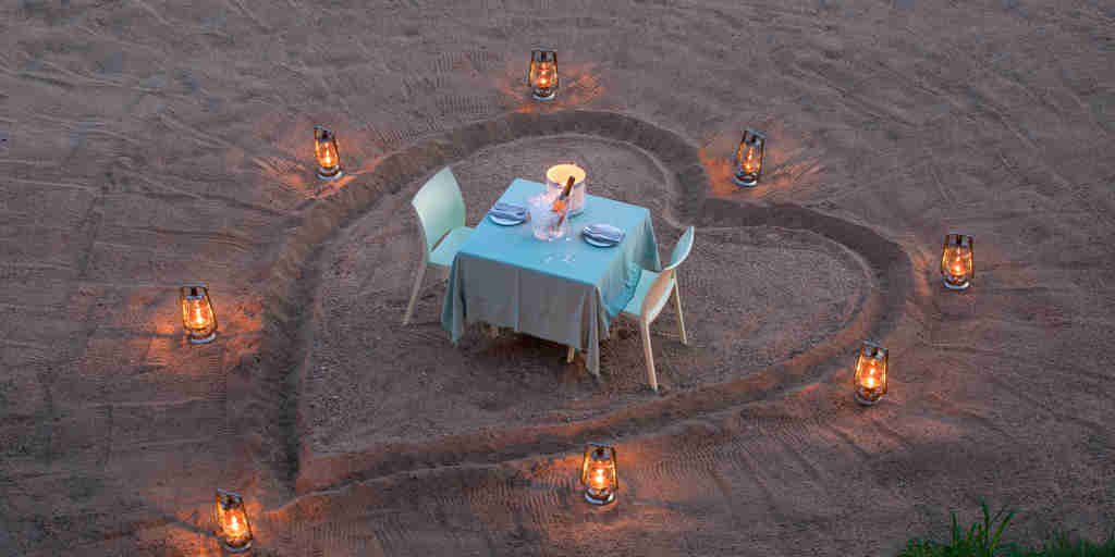romantic dining, ngala tented, timbavati private, south africa