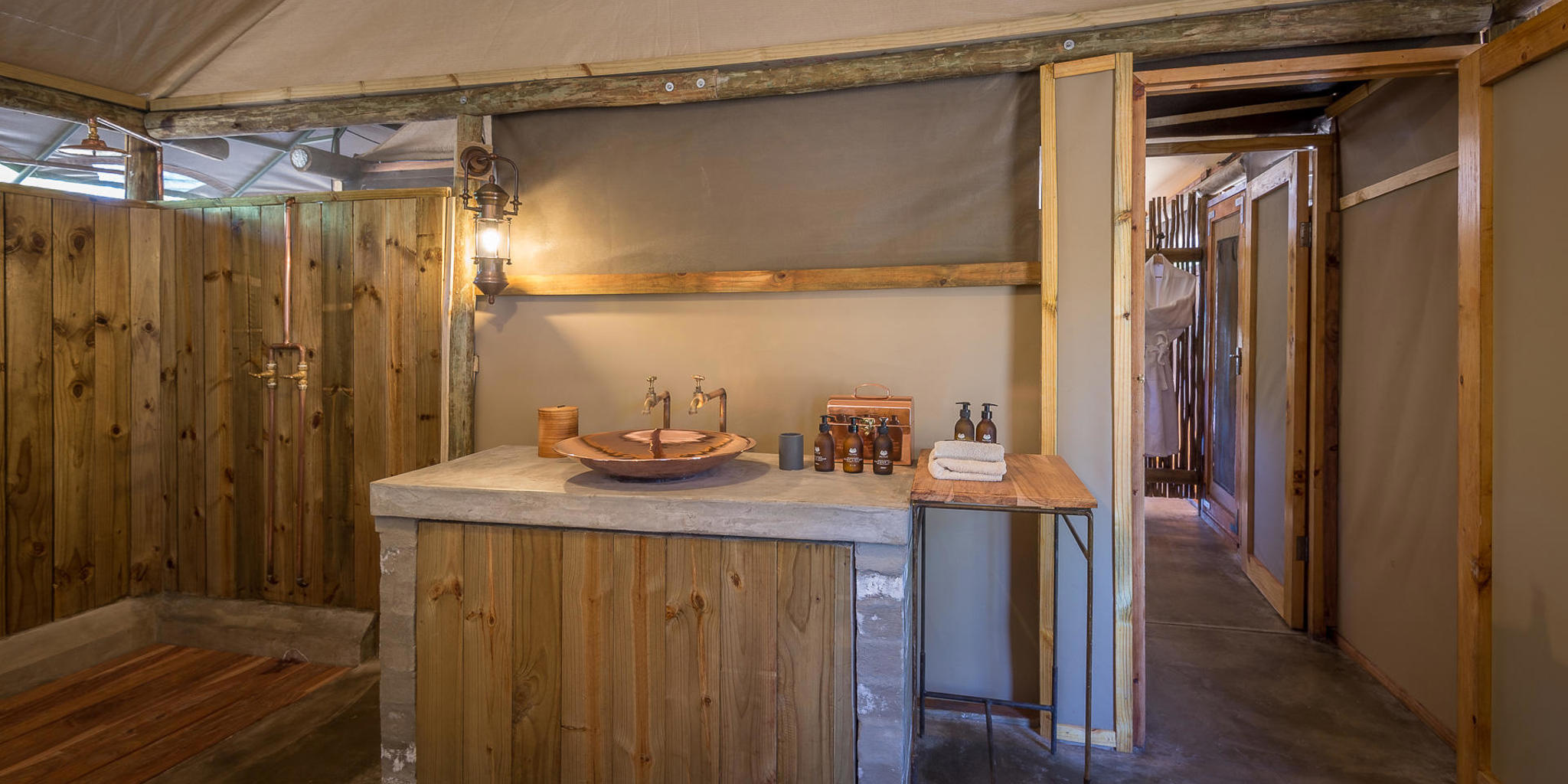 Bathroom, Little Makalolo, Hwange NP, Zimbabwe