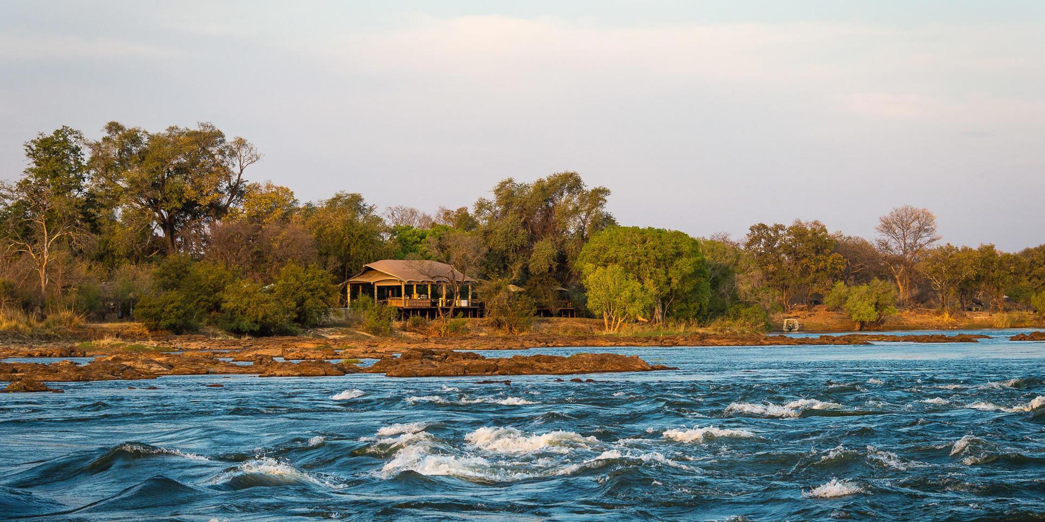 Exterior, Toka Leya, Mosi Oa Tunya NP, Zambia